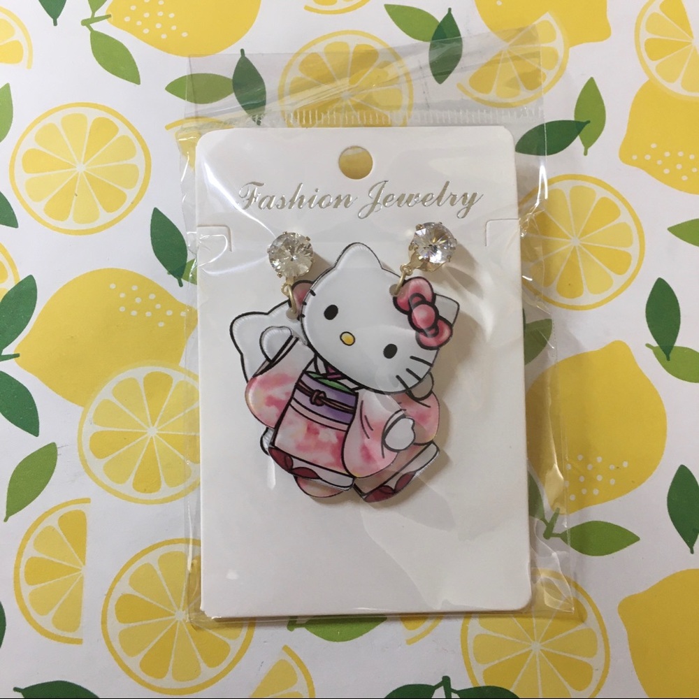 🍊NWT Sanrio Hello Kitty Pink Kimono CZ Earrings - Picture 2 of 12